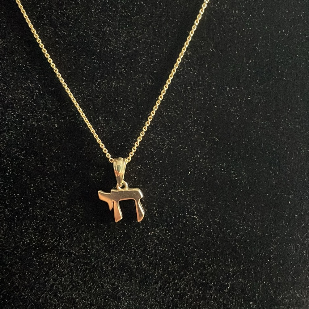 New 14K Yellow Gold Chai Necklace